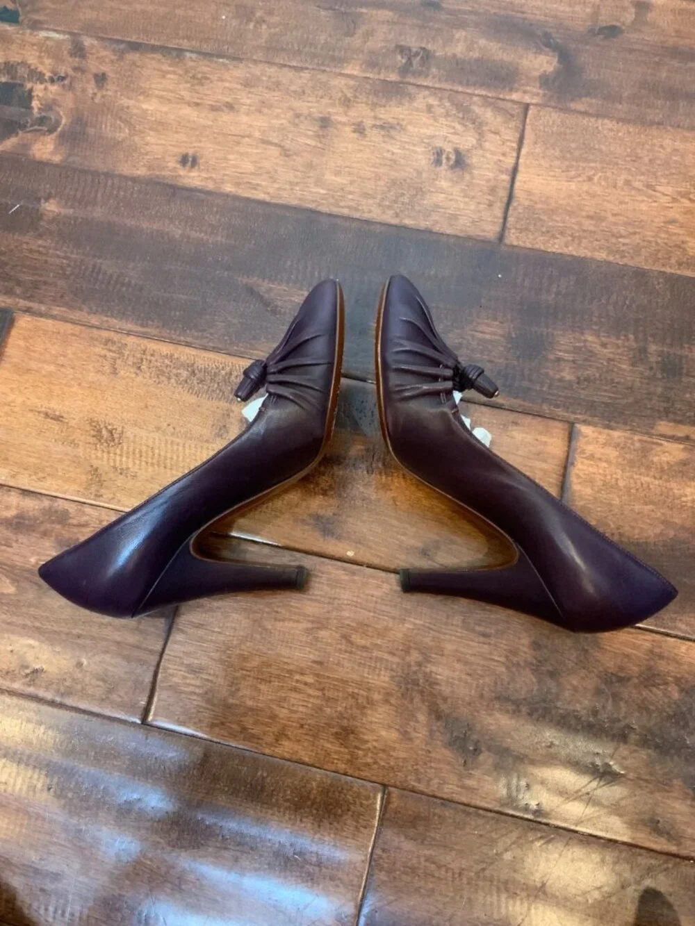 Yves Saint Laurent Tassel Toe Dark Berry Leather Heels, Size 8.5 | 38.5 - Picture 6 of 8